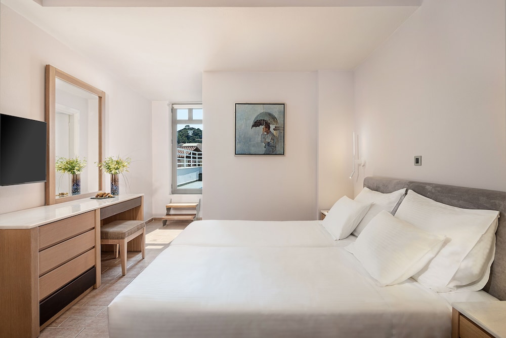 Porto Platanias Beach Resort & Spa — Hotel rooms in Platanias