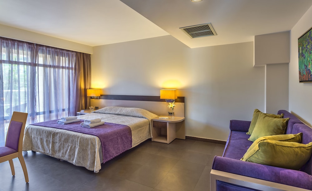 Porto Platanias Beach Resort & Spa — Hotel rooms in Platanias