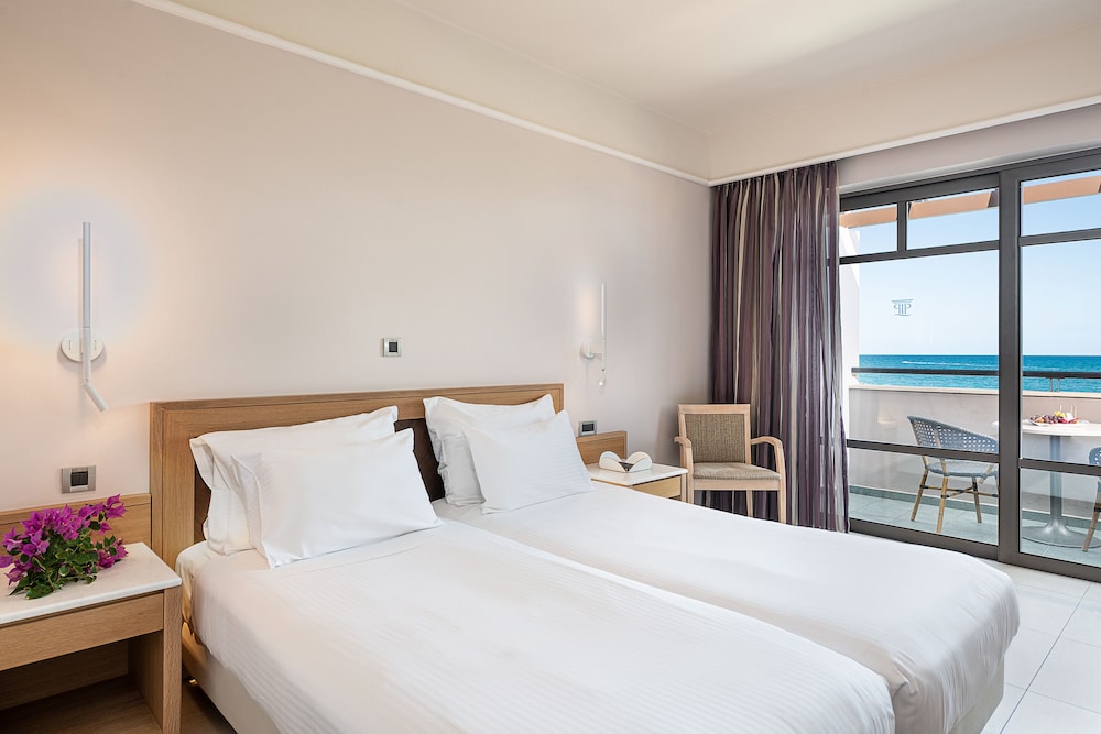 Porto Platanias Beach Resort & Spa — Hotel rooms in Platanias