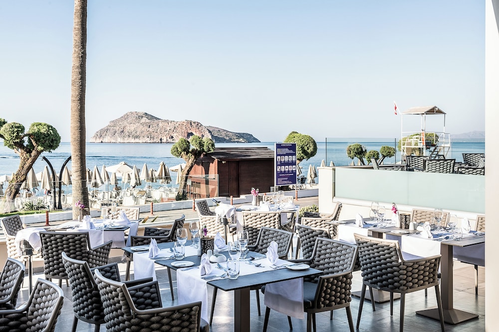 Porto Platanias Beach Resort & Spa — Restaurant & bars in Platanias