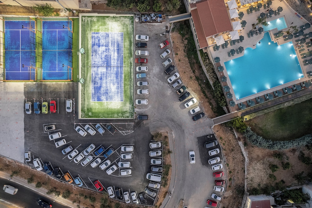 Porto Platanias Beach Resort & Spa — Sports & recreation in Platanias