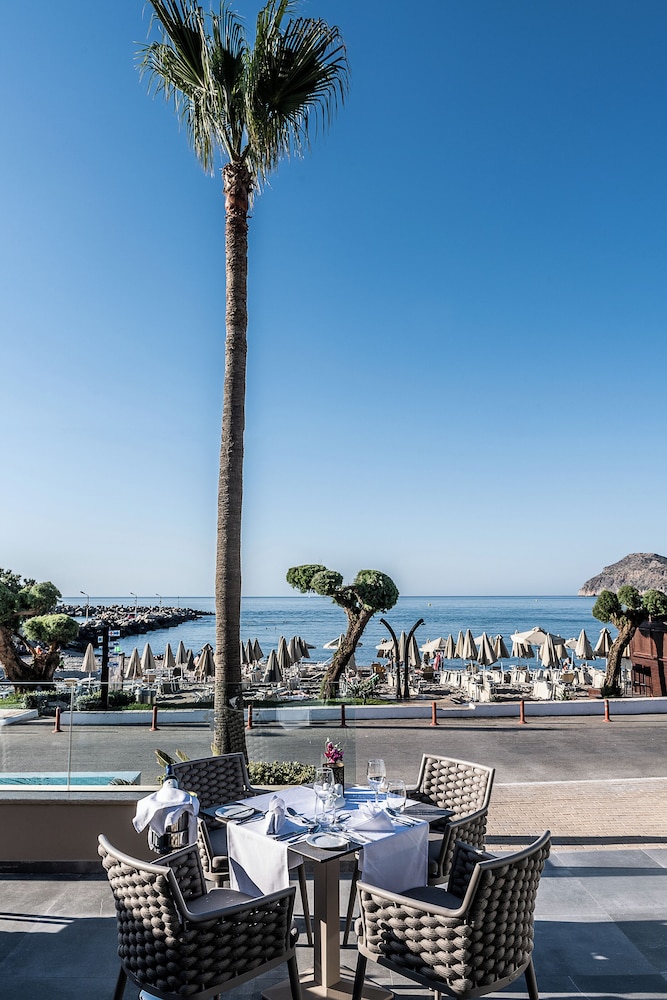 Porto Platanias Beach Resort & Spa — Restaurant & bars in Platanias