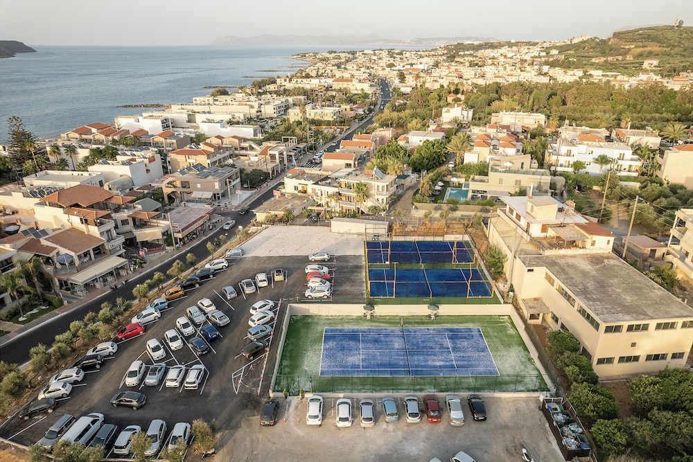Porto Platanias Beach Resort & Spa — Sports & recreation in Platanias