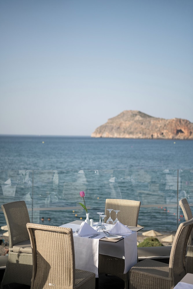 Porto Platanias Beach Resort & Spa — Restaurant & bars in Platanias