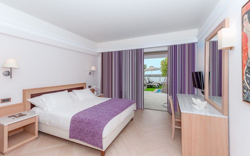 Porto Platanias Beach Resort & Spa — Hotel rooms in Platanias