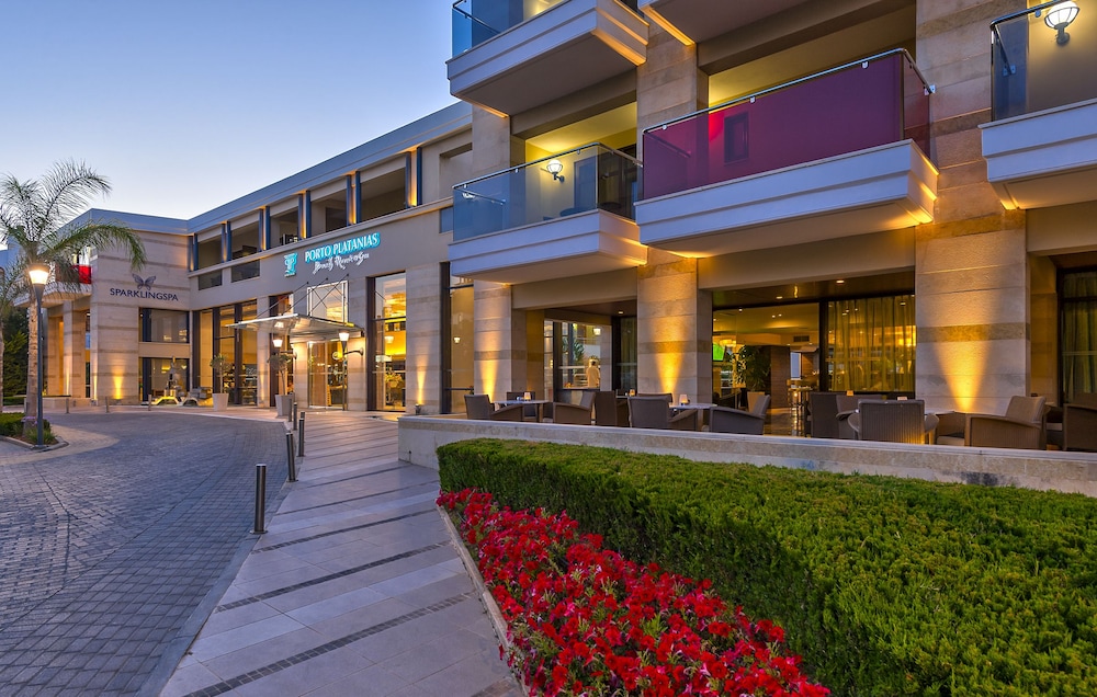 Porto Platanias Beach Resort & Spa — Hotel building in Platanias