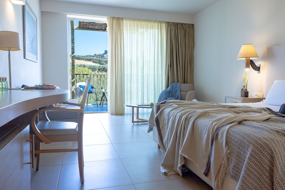 Giannoulis – Santa Marina Beach — Hotel rooms in Chania