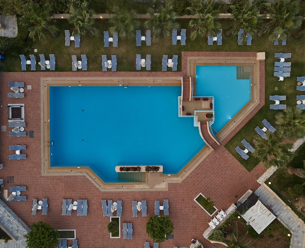 Giannoulis – Santa Marina Beach — Swimming pool in Chania