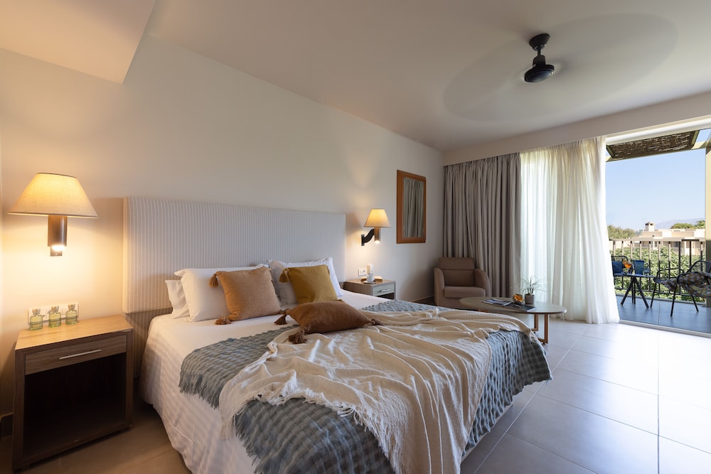 Giannoulis – Santa Marina Beach — Hotel rooms in Chania