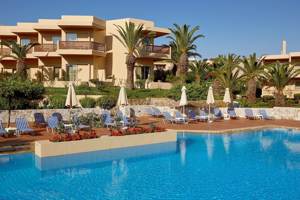 Giannoulis – Santa Marina Beach — Swimming pool in Chania