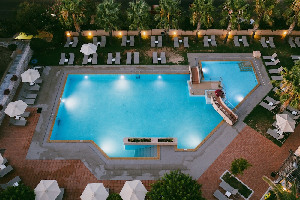 Giannoulis – Santa Marina Beach — Swimming pool in Chania