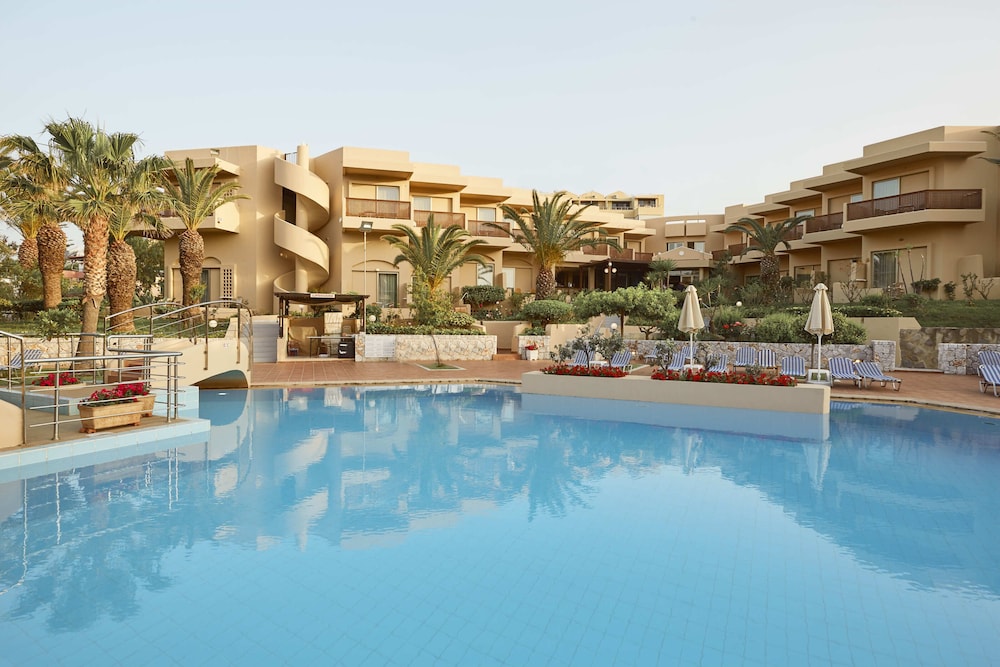 Giannoulis – Santa Marina Beach — Swimming pool in Chania