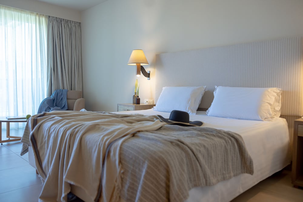 Giannoulis – Santa Marina Beach — Hotel rooms in Chania