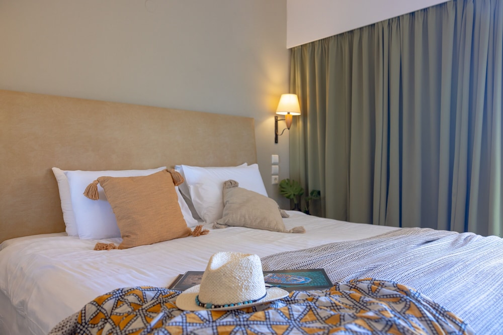 Giannoulis – Santa Marina Beach — Hotel rooms in Chania