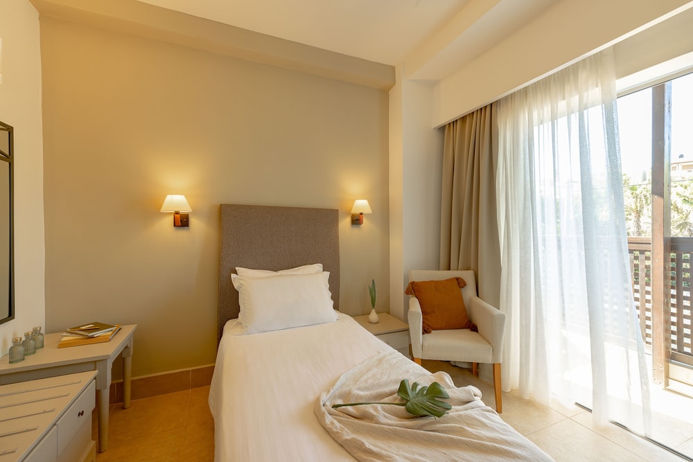 Giannoulis – Santa Marina Beach — Hotel rooms in Chania