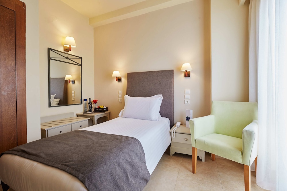 Giannoulis – Santa Marina Beach — Hotel rooms in Chania