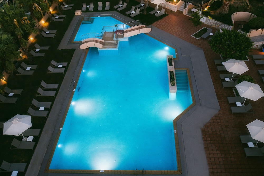 Giannoulis – Santa Marina Beach — Swimming pool in Chania