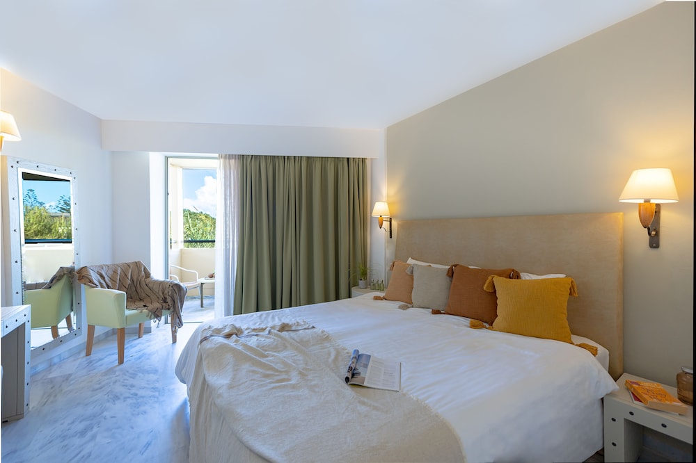 Giannoulis – Santa Marina Beach — Hotel rooms in Chania