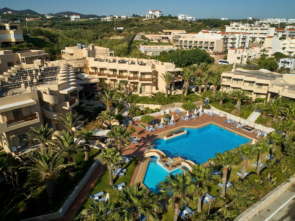 Giannoulis – Santa Marina Beach — Swimming pool in Chania
