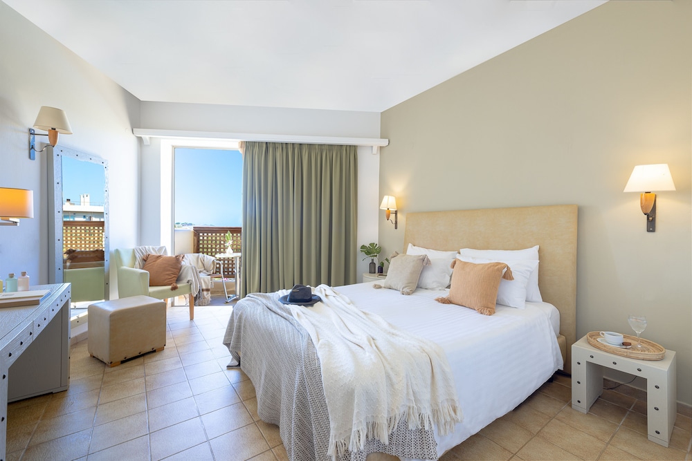 Giannoulis – Santa Marina Beach — Hotel rooms in Chania