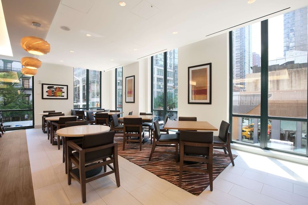 Hyatt House New York/Chelsea — Restaurant & bars in New York City, New York State