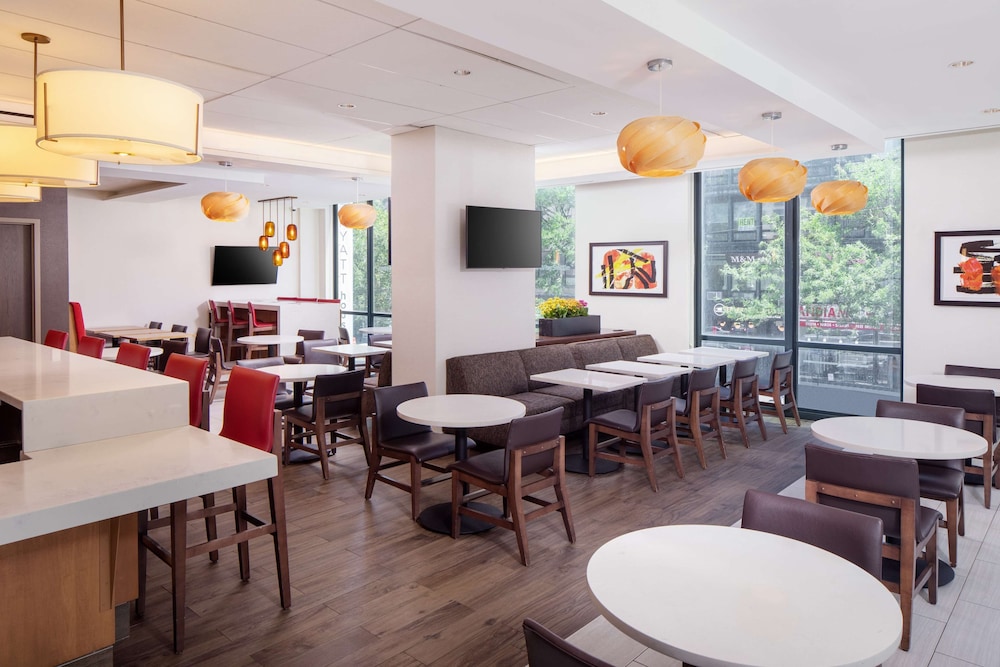 Hyatt House New York/Chelsea — Restaurant & bars in New York City, New York State