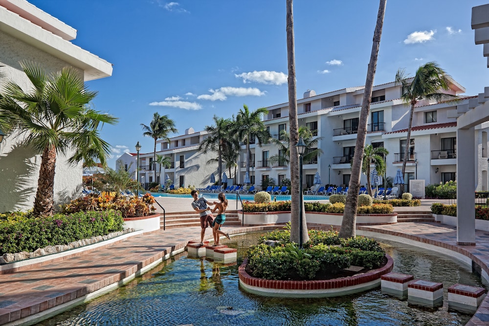 The Royal Cancun All Suites Resort — Swimming pool in Cancun, Quintana Roo