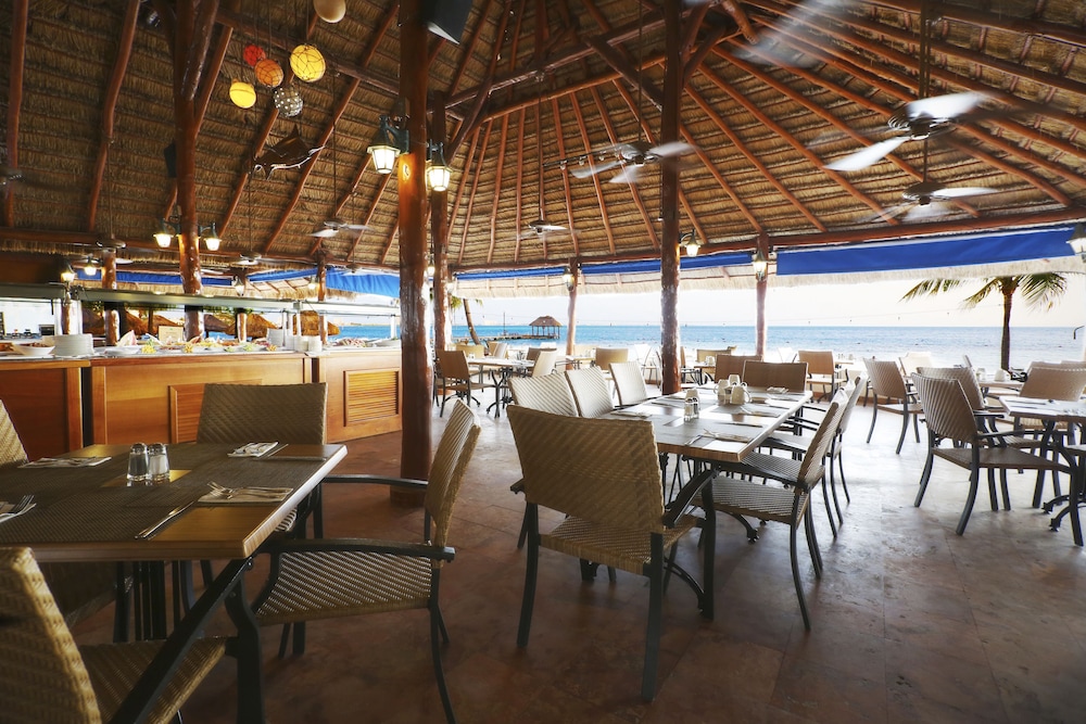 The Royal Cancun All Suites Resort — Restaurant & bars in Cancun, Quintana Roo