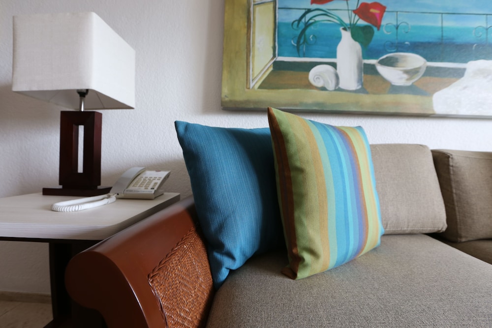 The Royal Cancun All Suites Resort — Hotel rooms in Cancun, Quintana Roo