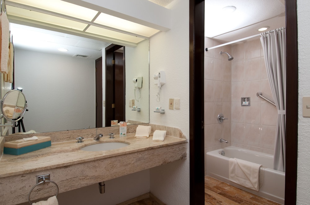 The Royal Cancun All Suites Resort — Hotel rooms in Cancun, Quintana Roo