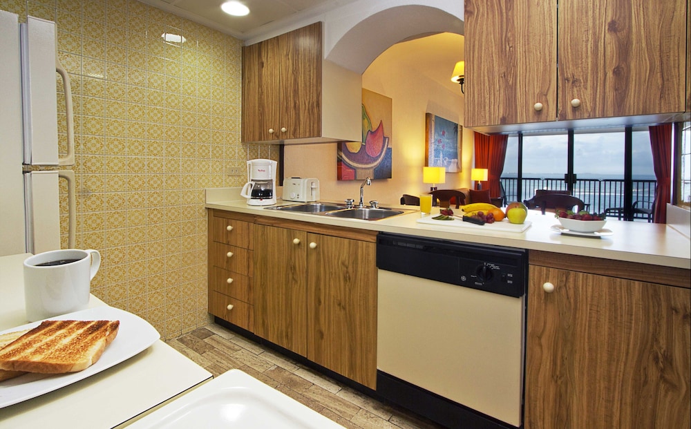 The Royal Cancun All Suites Resort — Hotel rooms in Cancun, Quintana Roo