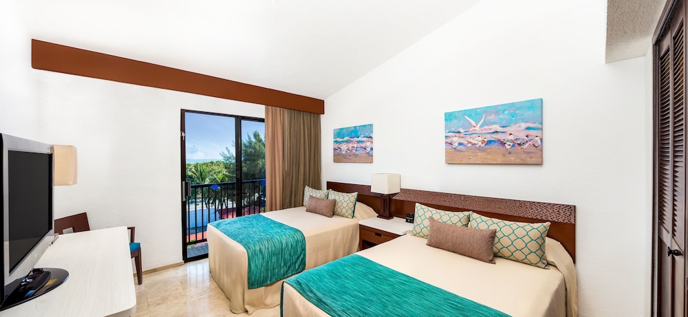 The Royal Cancun All Suites Resort — Hotel rooms in Cancun, Quintana Roo