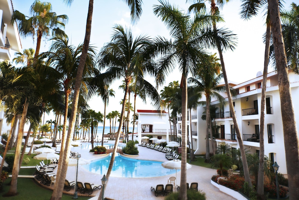 The Royal Cancun All Suites Resort — Swimming pool in Cancun, Quintana Roo