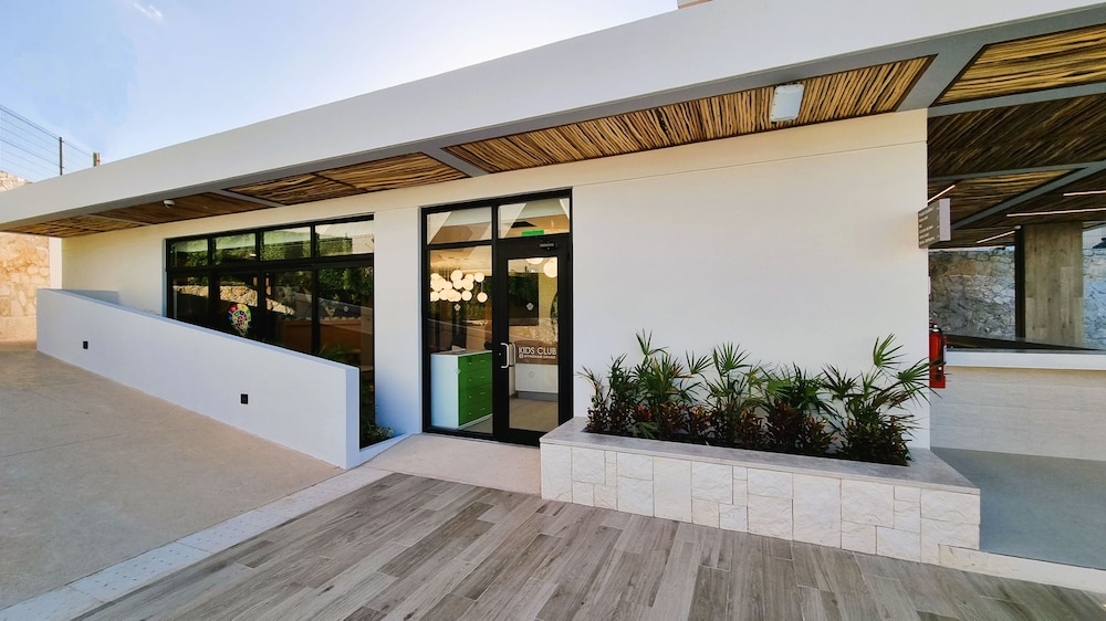 Family Villas By Wyndham Grand Cancún All Inclusive — Attractions for children in Cancun, Quintana Roo