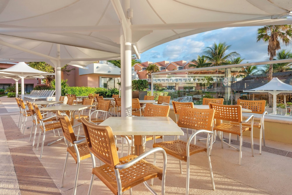 Family Villas By Wyndham Grand Cancún All Inclusive — Restaurant & bars in Cancun, Quintana Roo