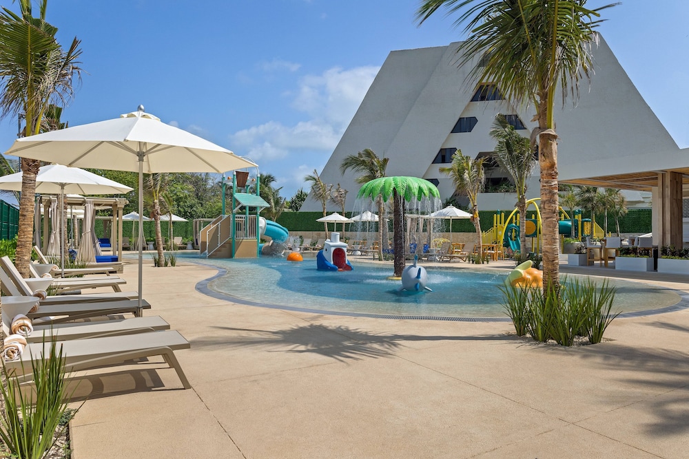 Family Villas By Wyndham Grand Cancún All Inclusive — Attractions for children in Cancun, Quintana Roo
