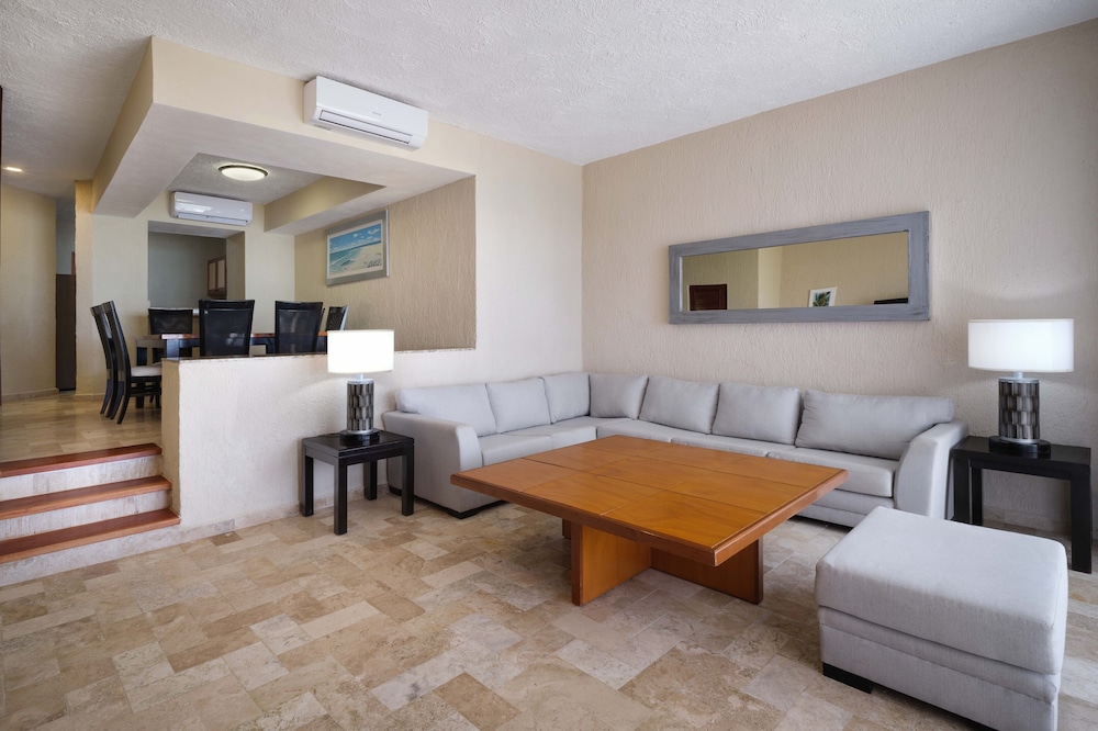 Family Villas By Wyndham Grand Cancún All Inclusive — Hotel rooms in Cancun, Quintana Roo