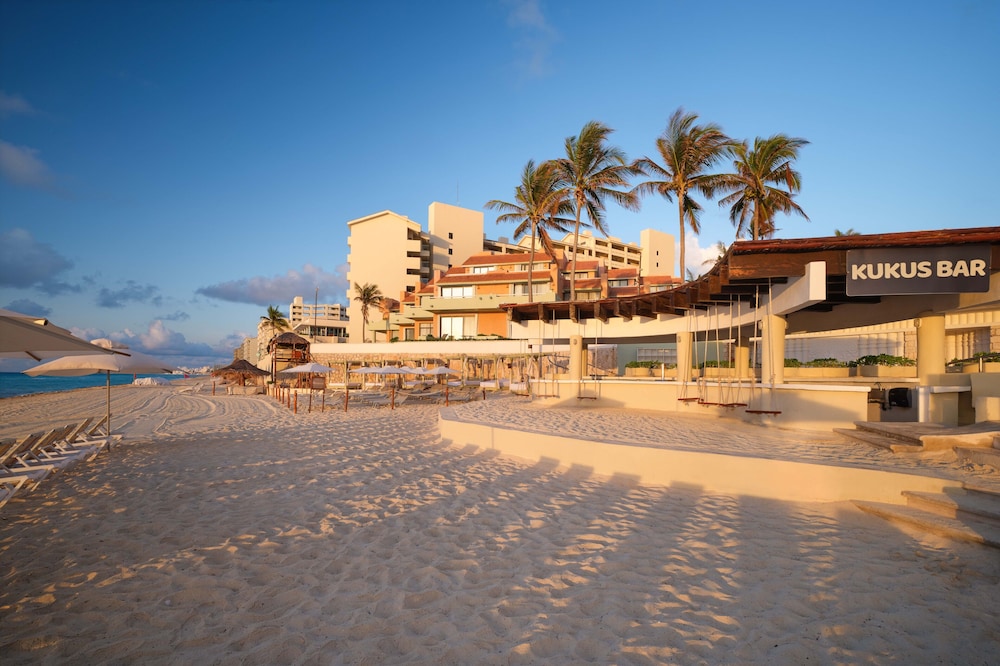 Family Villas By Wyndham Grand Cancún All Inclusive — Beach in Cancun, Quintana Roo