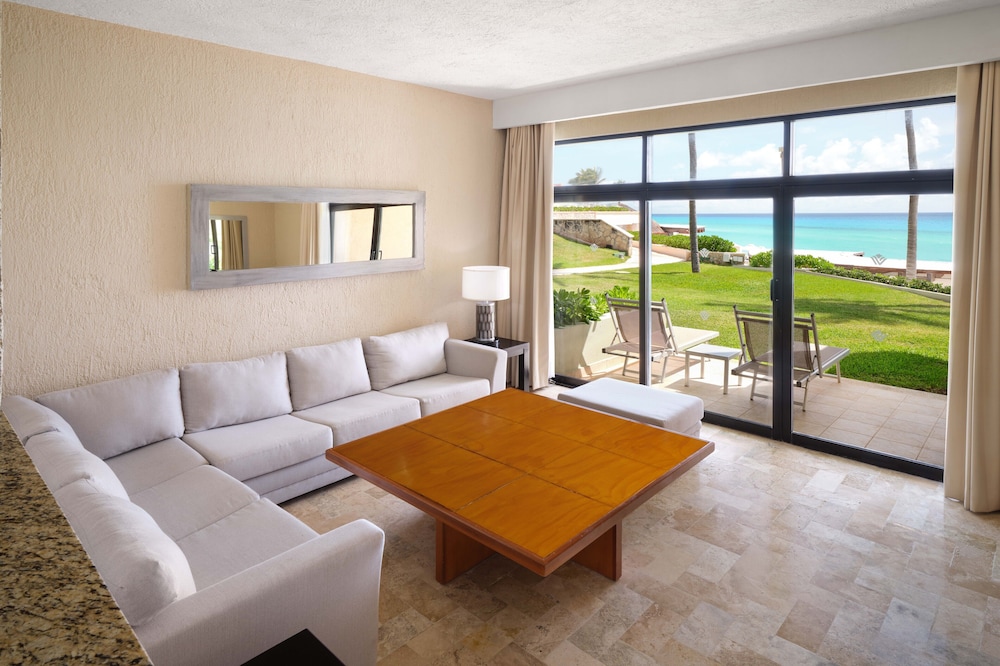 Family Villas By Wyndham Grand Cancún All Inclusive — Hotel rooms in Cancun, Quintana Roo