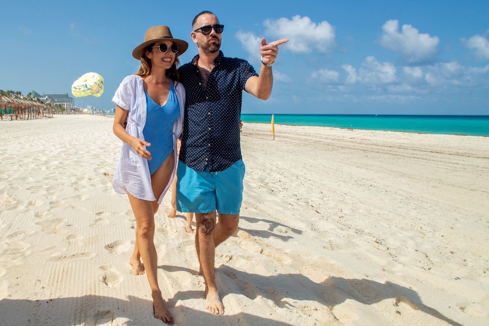 Family Villas By Wyndham Grand Cancún All Inclusive — Beach in Cancun, Quintana Roo