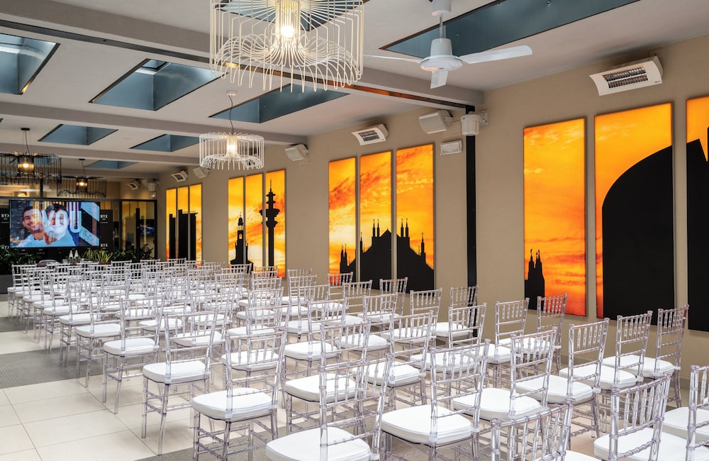NYX Hotel Milan by Leonardo Hotels — Hotel building in Milan, Lombardy