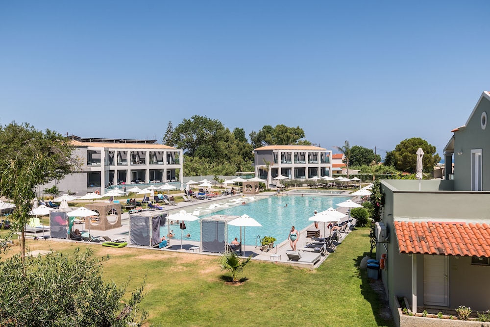 Acharavi Beach Hotel — Swimming pool in Acharavi, Ionian Islands