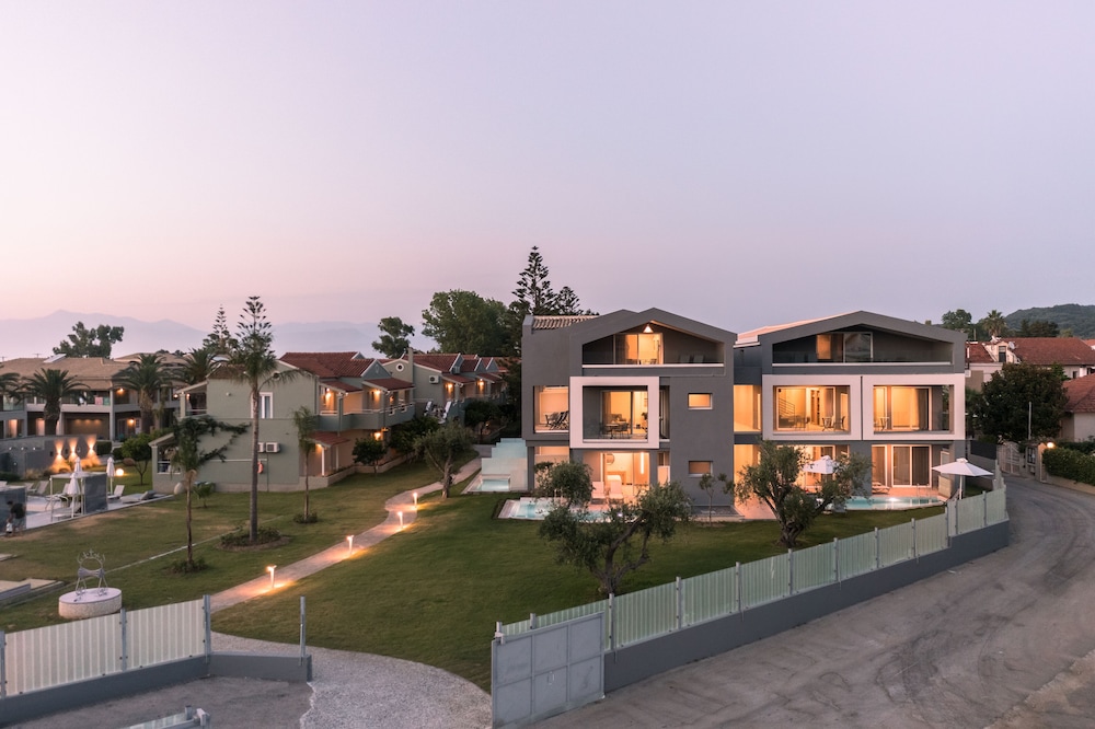 Acharavi Beach Hotel — Hotel building in Acharavi, Ionian Islands