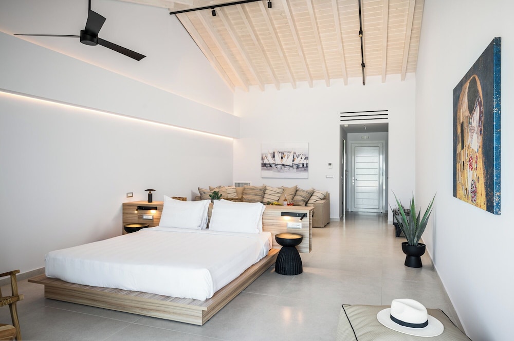 Acharavi Beach Hotel — Hotel rooms in Acharavi, Ionian Islands