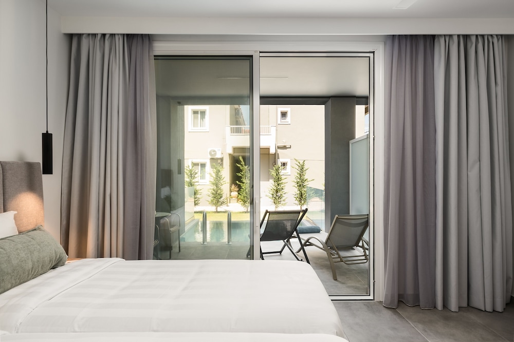 Acharavi Beach Hotel — Hotel rooms in Acharavi, Ionian Islands