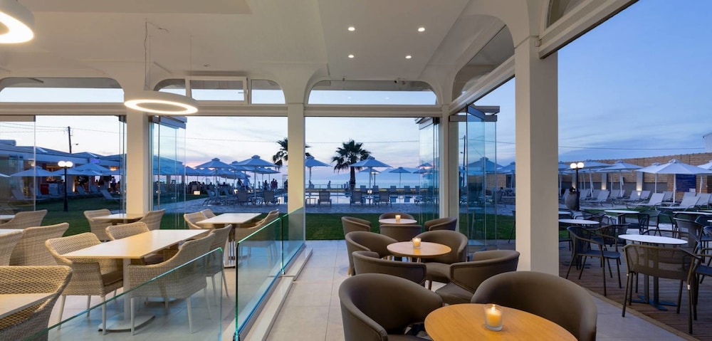 Acharavi Beach Hotel — Restaurant & bars in Acharavi, Ionian Islands