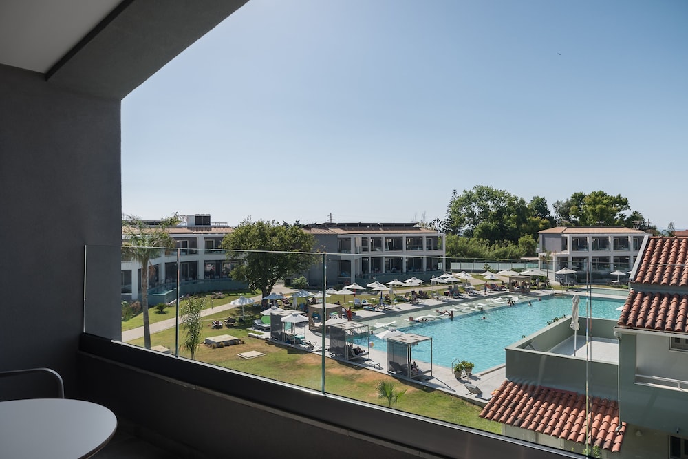 Acharavi Beach Hotel — Swimming pool in Acharavi, Ionian Islands