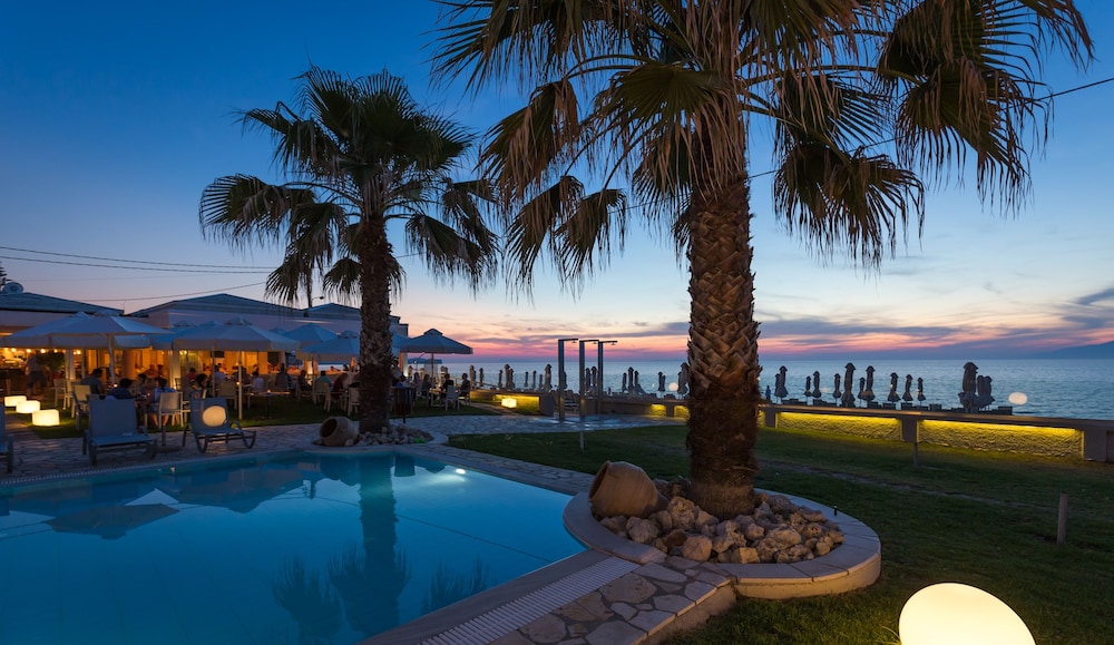 Acharavi Beach Hotel — Swimming pool in Acharavi, Ionian Islands