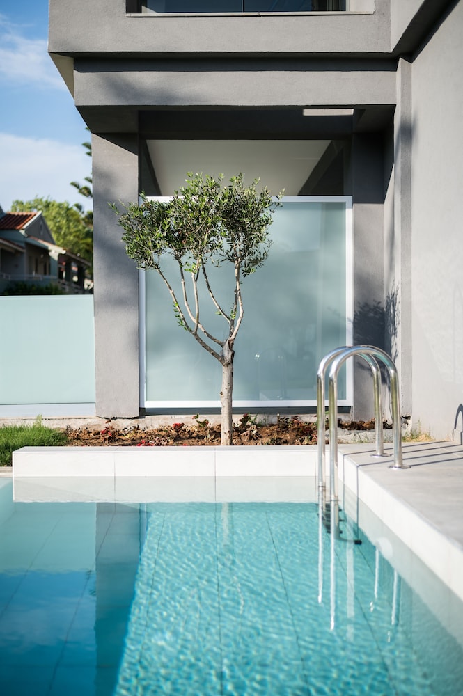 Acharavi Beach Hotel — Swimming pool in Acharavi, Ionian Islands