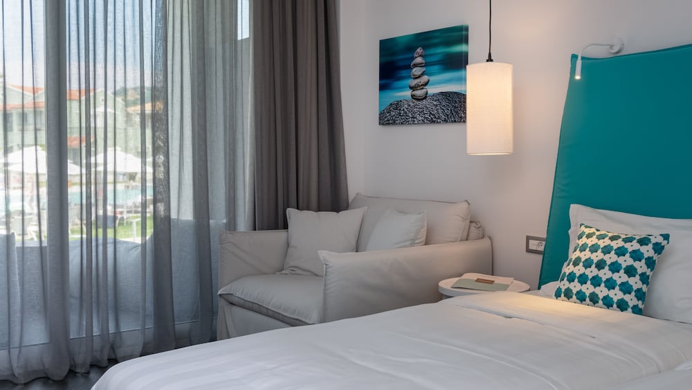 Acharavi Beach Hotel — Hotel rooms in Acharavi, Ionian Islands